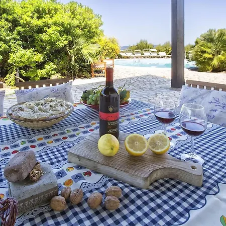 Villa Clicksardinia Paraiba With Private Pool Facing The Sea For 12 People